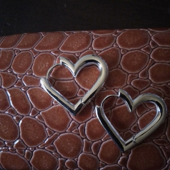 HEART SHAPED PIERCED EARRINGS- PAIR 925 STERLING SILVER - ABOUT: I-1/2"x1" - - Picture 4 of 8